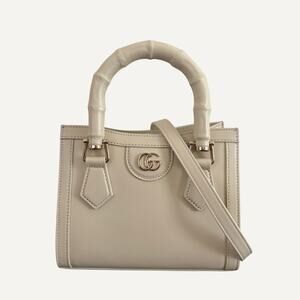 Small - Gucci  Leather Diana NM Top Handle Leather Bag Cream